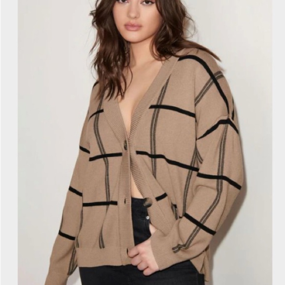 SOLD Dynamo Tan and Black Plaid Dark Academia Cardigan - Picture 2 of 3